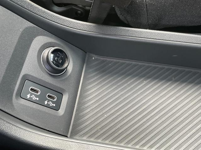 ＭＩＮＩ クーパーＣ　エッセンシャル・トリム　正規認定中古車　ワンオーナー　走行１８００ｋｍ　純正ナビ　バックカメラ　ＡＣＣ　障害物センサー　ヘッドアップディスプレイ　ＥＴＣ車載器　ワイヤレス充電器　アンビエントライト　ＬＥＤヘッドライト（63枚目）