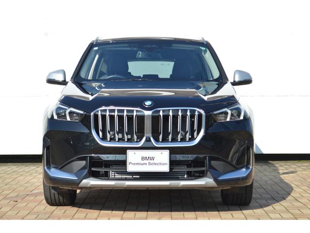 Ｘ１ ｘＤｒｉｖｅ　２０ｉ　ｘライン　ハイラインパッケージ　正規認定中古車　ワンオーナー　純正ナビ　全周囲カメラ　ヘッドアップディスプレイ　障害物センサー　黒革　Ａｐｐｌｅ　Ｃａｒ　Ｐｌａｙ　シートヒーター　電動シート　走行６０００ｋｍ　ＡＣＣ　ハンズオフ（9枚目）