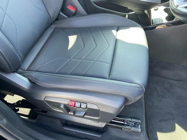 Ｘ１ ｘＤｒｉｖｅ　２０ｉ　ｘライン　ハイラインパッケージ　正規認定中古車　ワンオーナー　純正ナビ　全周囲カメラ　ヘッドアップディスプレイ　障害物センサー　黒革　Ａｐｐｌｅ　Ｃａｒ　Ｐｌａｙ　シートヒーター　電動シート　走行６０００ｋｍ　ＡＣＣ　ハンズオフ（30枚目）
