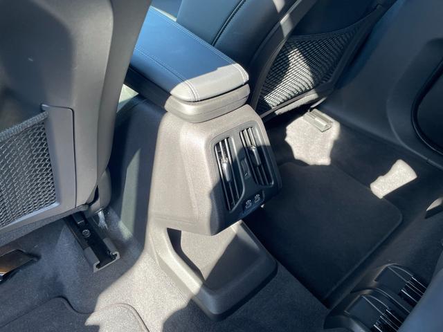 Ｘ１ ｘＤｒｉｖｅ　２０ｉ　ｘライン　ハイラインパッケージ　正規認定中古車　ワンオーナー　純正ナビ　全周囲カメラ　ヘッドアップディスプレイ　障害物センサー　黒革　Ａｐｐｌｅ　Ｃａｒ　Ｐｌａｙ　シートヒーター　電動シート　走行６０００ｋｍ　ＡＣＣ　ハンズオフ（37枚目）