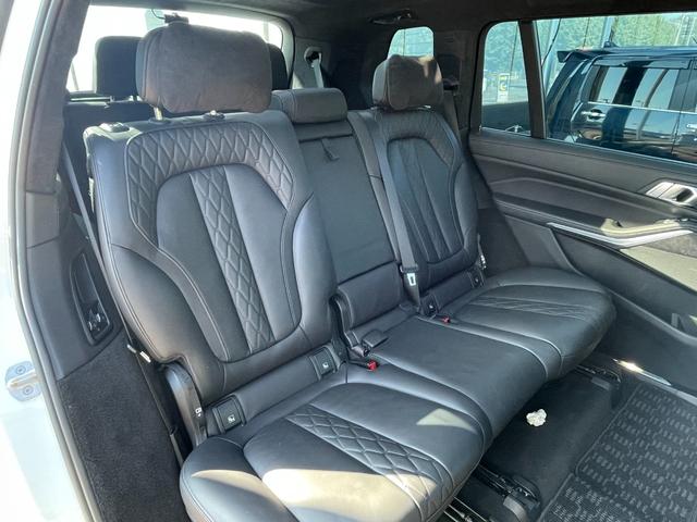 Ｘ７ ｘＤｒｉｖｅ　３５ｄ　Ｍスポーツ　正規認定中古車　パノラマサンルーフ　３列シート７人乗り　ソフトクローズ　全席シートヒーター　フロントシートベンチレーション　全周囲カメラ　エアサス　ハーマンカードン　ＡＣＣ　ＴＶ（32枚目）