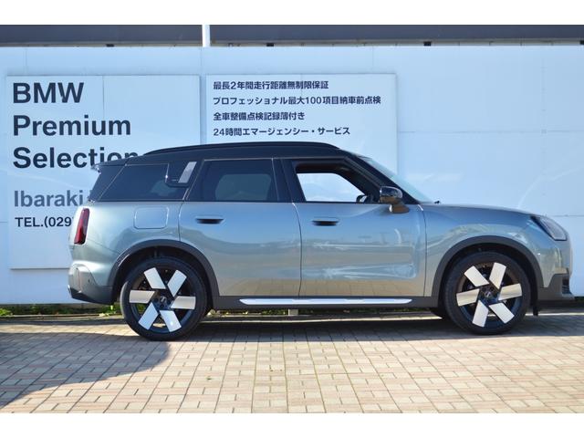 ＭＩＮＩ カントリーマンＳオール４　クラシック・トリム　正規認定中古車　走行距離２６６３ｋｍ　弊社デモカー　純正ナビ　カープレイ　Ｂｌｕｅｔｏｏｔｈ　ワイヤレスチャージ　レザー　電動シート　電動トランク　クルコン　全周囲カメラ　前後ソナー　ハーマンカードン（13枚目）