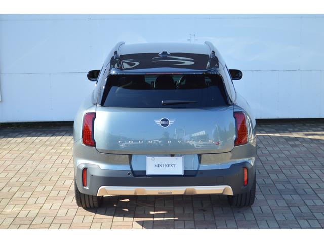 ＭＩＮＩ カントリーマンＳオール４　クラシック・トリム　正規認定中古車　走行距離２６６３ｋｍ　弊社デモカー　純正ナビ　カープレイ　Ｂｌｕｅｔｏｏｔｈ　ワイヤレスチャージ　レザー　電動シート　電動トランク　クルコン　全周囲カメラ　前後ソナー　ハーマンカードン（17枚目）