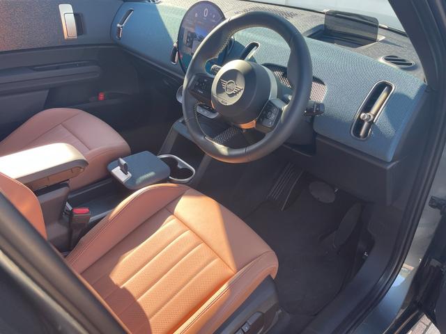 ＭＩＮＩ カントリーマンＳオール４　クラシック・トリム　正規認定中古車　走行距離２６６３ｋｍ　弊社デモカー　純正ナビ　カープレイ　Ｂｌｕｅｔｏｏｔｈ　ワイヤレスチャージ　レザー　電動シート　電動トランク　クルコン　全周囲カメラ　前後ソナー　ハーマンカードン（28枚目）