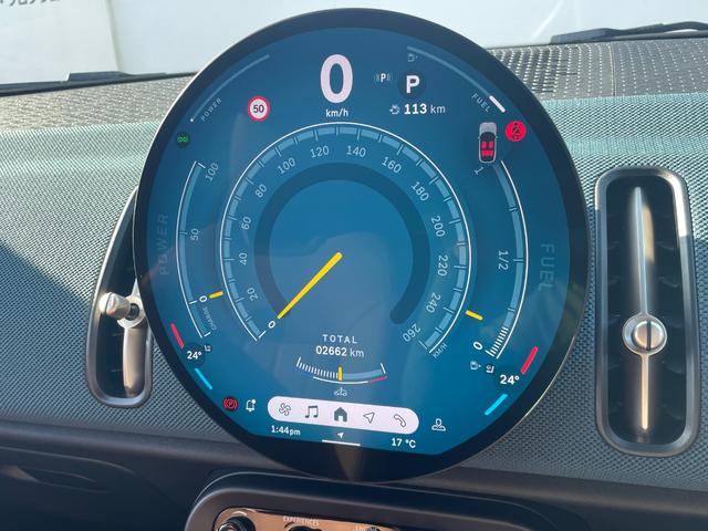 ＭＩＮＩ カントリーマンＳオール４　クラシック・トリム　正規認定中古車　走行距離２６６３ｋｍ　弊社デモカー　純正ナビ　カープレイ　Ｂｌｕｅｔｏｏｔｈ　ワイヤレスチャージ　レザー　電動シート　電動トランク　クルコン　全周囲カメラ　前後ソナー　ハーマンカードン（54枚目）
