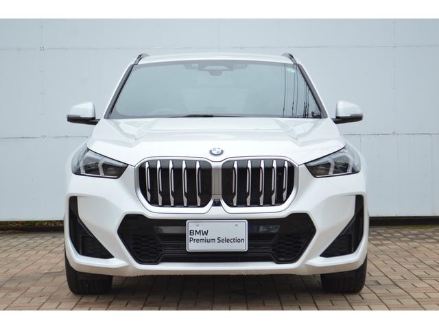 Ｘ１ ｘＤｒｉｖｅ　２０ｄ　Ｍスポーツ　正規認定中古車　１オーナー　カーブドディスプレイ　電動リアゲート　ＡＣＣ　ハンズオフ　電動シート　ワイヤレスチャージ　Ｗエアコン　全周囲カメラ　ブーストモード　シートヒーター　ＥＴＣ２．０（6枚目）