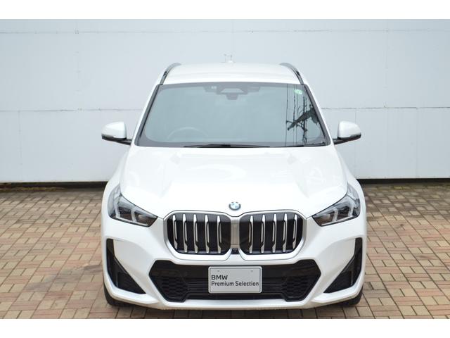 Ｘ１ ｘＤｒｉｖｅ　２０ｄ　Ｍスポーツ　正規認定中古車　１オーナー　カーブドディスプレイ　電動リアゲート　ＡＣＣ　ハンズオフ　電動シート　ワイヤレスチャージ　Ｗエアコン　全周囲カメラ　ブーストモード　シートヒーター　ＥＴＣ２．０（8枚目）