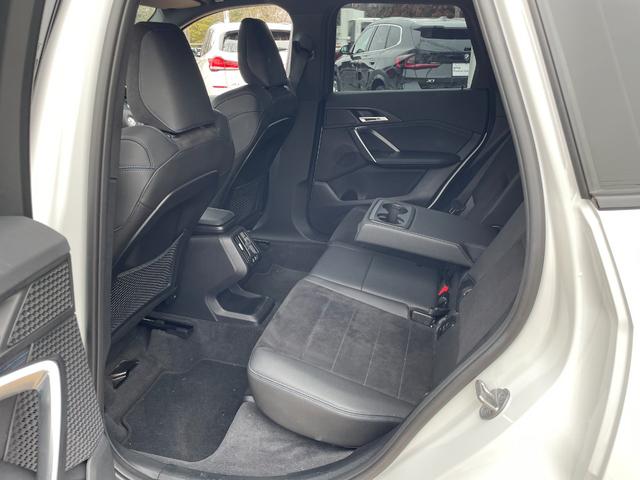 Ｘ１ ｘＤｒｉｖｅ　２０ｄ　Ｍスポーツ　正規認定中古車　１オーナー　カーブドディスプレイ　電動リアゲート　ＡＣＣ　ハンズオフ　電動シート　ワイヤレスチャージ　Ｗエアコン　全周囲カメラ　ブーストモード　シートヒーター　ＥＴＣ２．０（30枚目）