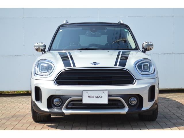 ＭＩＮＩ クーパーＤ　クロスオーバー　正規認定中古車　１オーナー　ＡＣＣ　ペッパーＰＧ　純正ＨＤＤナビ　バックカメラ　ドラレコ　ソナーセンサー　被害軽減ブレーキ　電動リアゲート　キーレス　フロアマット　アンビエントライト　ＳＯＳコール（6枚目）