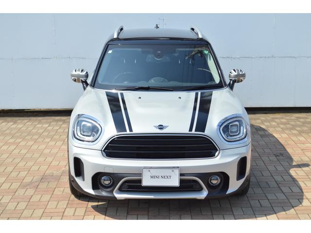 ＭＩＮＩ クーパーＤ　クロスオーバー　正規認定中古車　１オーナー　ＡＣＣ　ペッパーＰＧ　純正ＨＤＤナビ　バックカメラ　ドラレコ　ソナーセンサー　被害軽減ブレーキ　電動リアゲート　キーレス　フロアマット　アンビエントライト　ＳＯＳコール（8枚目）