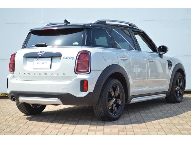 ＭＩＮＩ クーパーＤ　クロスオーバー　正規認定中古車　１オーナー　ＡＣＣ　ペッパーＰＧ　純正ＨＤＤナビ　バックカメラ　ドラレコ　ソナーセンサー　被害軽減ブレーキ　電動リアゲート　キーレス　フロアマット　アンビエントライト　ＳＯＳコール（12枚目）