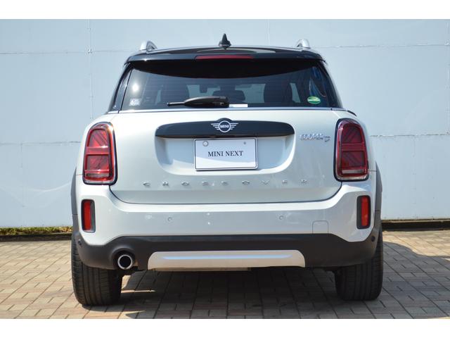 ＭＩＮＩ クーパーＤ　クロスオーバー　正規認定中古車　１オーナー　ＡＣＣ　ペッパーＰＧ　純正ＨＤＤナビ　バックカメラ　ドラレコ　ソナーセンサー　被害軽減ブレーキ　電動リアゲート　キーレス　フロアマット　アンビエントライト　ＳＯＳコール（13枚目）
