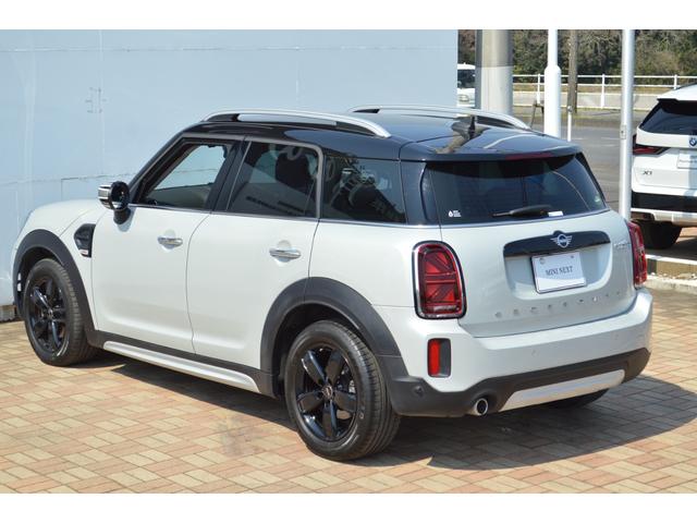 ＭＩＮＩ クーパーＤ　クロスオーバー　正規認定中古車　１オーナー　ＡＣＣ　ペッパーＰＧ　純正ＨＤＤナビ　バックカメラ　ドラレコ　ソナーセンサー　被害軽減ブレーキ　電動リアゲート　キーレス　フロアマット　アンビエントライト　ＳＯＳコール（14枚目）