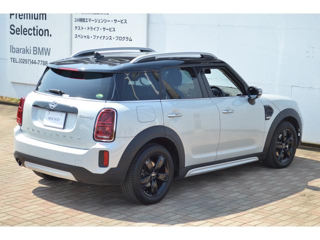 ＭＩＮＩ クーパーＤ　クロスオーバー　正規認定中古車　１オーナー　ＡＣＣ　ペッパーＰＧ　純正ＨＤＤナビ　バックカメラ　ドラレコ　ソナーセンサー　被害軽減ブレーキ　電動リアゲート　キーレス　フロアマット　アンビエントライト　ＳＯＳコール（16枚目）