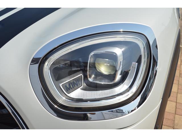 ＭＩＮＩ クーパーＤ　クロスオーバー　正規認定中古車　１オーナー　ＡＣＣ　ペッパーＰＧ　純正ＨＤＤナビ　バックカメラ　ドラレコ　ソナーセンサー　被害軽減ブレーキ　電動リアゲート　キーレス　フロアマット　アンビエントライト　ＳＯＳコール（17枚目）