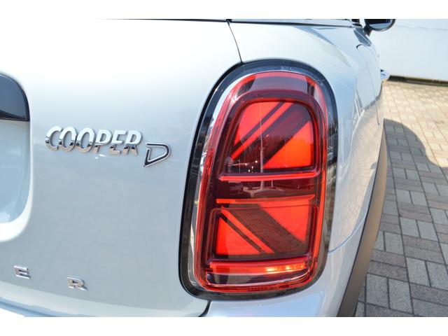 ＭＩＮＩ クーパーＤ　クロスオーバー　正規認定中古車　１オーナー　ＡＣＣ　ペッパーＰＧ　純正ＨＤＤナビ　バックカメラ　ドラレコ　ソナーセンサー　被害軽減ブレーキ　電動リアゲート　キーレス　フロアマット　アンビエントライト　ＳＯＳコール（19枚目）