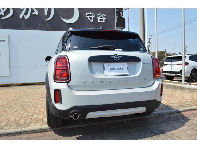 ＭＩＮＩ クーパーＤ　クロスオーバー　正規認定中古車　１オーナー　ＡＣＣ　ペッパーＰＧ　純正ＨＤＤナビ　バックカメラ　ドラレコ　ソナーセンサー　被害軽減ブレーキ　電動リアゲート　キーレス　フロアマット　アンビエントライト　ＳＯＳコール（20枚目）