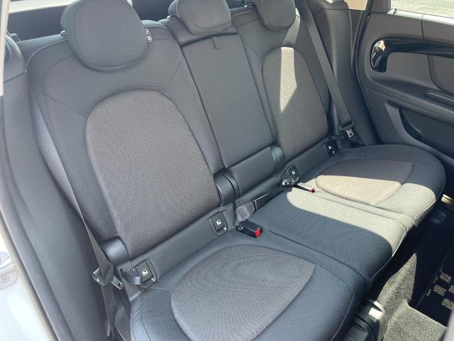 ＭＩＮＩ クーパーＤ　クロスオーバー　正規認定中古車　１オーナー　ＡＣＣ　ペッパーＰＧ　純正ＨＤＤナビ　バックカメラ　ドラレコ　ソナーセンサー　被害軽減ブレーキ　電動リアゲート　キーレス　フロアマット　アンビエントライト　ＳＯＳコール（29枚目）