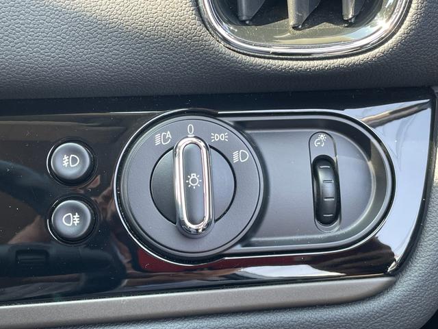 ＭＩＮＩ クーパーＤ　クロスオーバー　正規認定中古車　１オーナー　ＡＣＣ　ペッパーＰＧ　純正ＨＤＤナビ　バックカメラ　ドラレコ　ソナーセンサー　被害軽減ブレーキ　電動リアゲート　キーレス　フロアマット　アンビエントライト　ＳＯＳコール（55枚目）