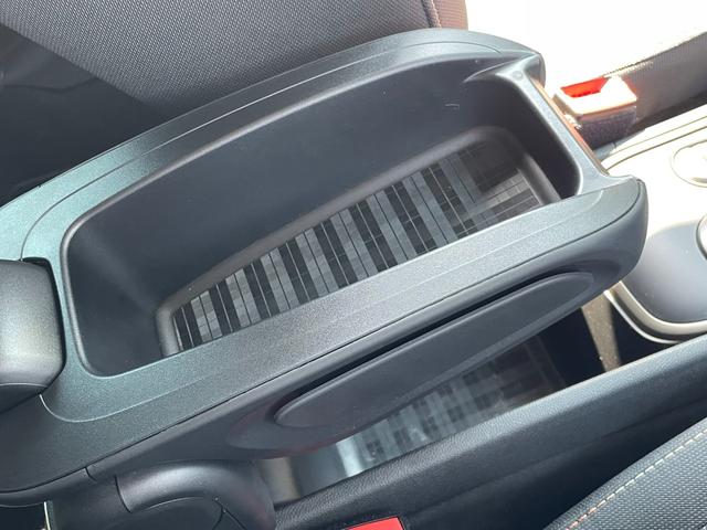 ＭＩＮＩ クーパーＤ　クロスオーバー　正規認定中古車　１オーナー　ＡＣＣ　ペッパーＰＧ　純正ＨＤＤナビ　バックカメラ　ドラレコ　ソナーセンサー　被害軽減ブレーキ　電動リアゲート　キーレス　フロアマット　アンビエントライト　ＳＯＳコール（65枚目）