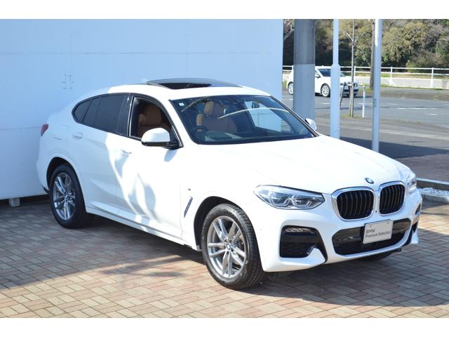 Ｘ４ ｘＤｒｉｖｅ　２０ｄ　Ｍスポーツ　正規認定中古車　１オーナー　電動パノラマサンルーフ　コニャックレザー　電動リアゲート　純正ＨＤＤナビ　前後シートヒーター　全周囲カメラ　アンビエントライト　Ｗエアコン　オートホールド　キーレス　ＥＴＣ（9枚目）