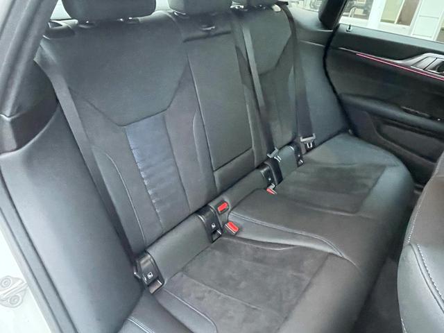 ４シリーズ ４２０ｄ　ｘＤｒｉｖｅグランクーペ　Ｍスポーツ　正規認定中古車　弊社デモカー　１オーナー　シートヒーター　カーブドディスプレイナビ　カープレイ　タッチパネル　ＡＣＣ　全周囲カメラ　前後ソナーセンサー　キーレス　電動リアゲート　電動シート　ＥＴＣ（29枚目）