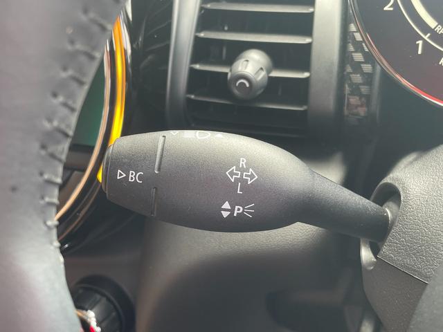 ＭＩＮＩ クーパーＳＤ　正規認定中古車　１オーナー　キーレス　純正ＨＤＤナビ　バックカメラ　ＬＥＤライト　ソナーセンサー　ヘッドアップディスプレイ　エキサイトメントパッケージ　ＡＣＣ　ブラックエンブレム　ブラックドアハンドル（51枚目）