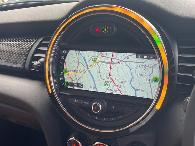 ＭＩＮＩ クーパーＳＤ　正規認定中古車　１オーナー　キーレス　純正ＨＤＤナビ　バックカメラ　ＬＥＤライト　ソナーセンサー　ヘッドアップディスプレイ　エキサイトメントパッケージ　ＡＣＣ　ブラックエンブレム　ブラックドアハンドル（54枚目）