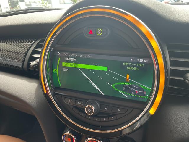 ＭＩＮＩ クーパーＳＤ　正規認定中古車　１オーナー　キーレス　純正ＨＤＤナビ　バックカメラ　ＬＥＤライト　ソナーセンサー　ヘッドアップディスプレイ　エキサイトメントパッケージ　ＡＣＣ　ブラックエンブレム　ブラックドアハンドル（69枚目）