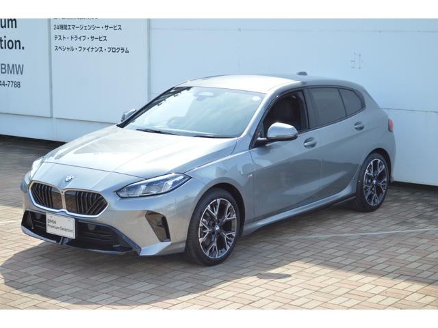 １シリーズ １２０　Ｍスポーツ　正規認定中古車　走行１７８９ｋｍ　弊社デモカー　テクノロジーＰ　電動シート　シートヒーター　カープレイ　ＡＣＣ　前後ソナー　全周囲カメラ　ヘッドアップディスプレイ　アンビエントライト　ＥＴＣ（9枚目）