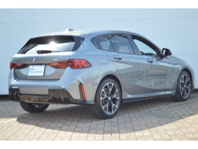 １シリーズ １２０　Ｍスポーツ　正規認定中古車　走行１７８９ｋｍ　弊社デモカー　テクノロジーＰ　電動シート　シートヒーター　カープレイ　ＡＣＣ　前後ソナー　全周囲カメラ　ヘッドアップディスプレイ　アンビエントライト　ＥＴＣ（12枚目）
