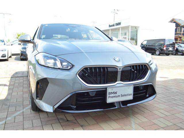 １シリーズ １２０　Ｍスポーツ　正規認定中古車　走行１７８９ｋｍ　弊社デモカー　テクノロジーＰ　電動シート　シートヒーター　カープレイ　ＡＣＣ　前後ソナー　全周囲カメラ　ヘッドアップディスプレイ　アンビエントライト　ＥＴＣ（18枚目）