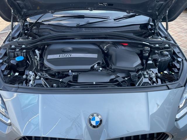 １シリーズ １２０　Ｍスポーツ　正規認定中古車　走行１７８９ｋｍ　弊社デモカー　テクノロジーＰ　電動シート　シートヒーター　カープレイ　ＡＣＣ　前後ソナー　全周囲カメラ　ヘッドアップディスプレイ　アンビエントライト　ＥＴＣ（76枚目）