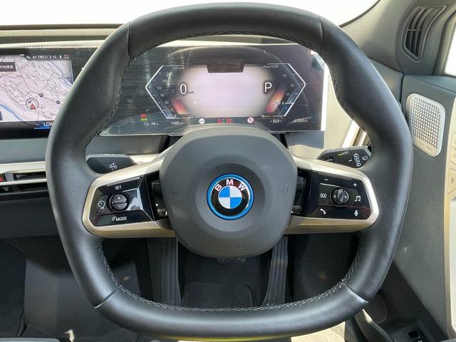 ｉＸ ｘＤｒｉｖｅ　５０　正規認定中古車　走行２４２７ｋｍ　元試乗車　純正ナビ　全周囲カメラ　パノラマガラスルーフ　ＢＭＷレーザーライト　ソフトクローズドア　Ｂｏｗｅｒｓ＆Ｗｉｌｋｉｎｓ　カープレイ　カーブドＤナビ　ＥＴＣ（48枚目）