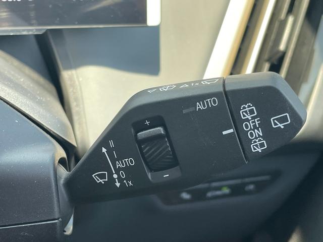 ｉＸ ｘＤｒｉｖｅ　５０　正規認定中古車　走行２４２７ｋｍ　元試乗車　純正ナビ　全周囲カメラ　パノラマガラスルーフ　ＢＭＷレーザーライト　ソフトクローズドア　Ｂｏｗｅｒｓ＆Ｗｉｌｋｉｎｓ　カープレイ　カーブドＤナビ　ＥＴＣ（54枚目）