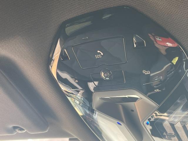ｉＸ ｘＤｒｉｖｅ　５０　正規認定中古車　走行２４２７ｋｍ　元試乗車　純正ナビ　全周囲カメラ　パノラマガラスルーフ　ＢＭＷレーザーライト　ソフトクローズドア　Ｂｏｗｅｒｓ＆Ｗｉｌｋｉｎｓ　カープレイ　カーブドＤナビ　ＥＴＣ（74枚目）