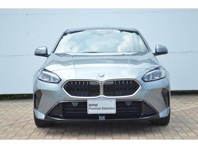 １シリーズ １２０　Ｍスポーツ　ハイラインパッケージ　正規認定中古車　走行距離４８２０ｋｍ　デモカー　ハーマンカードン　アダプティブＭサスペンション　アダプティブＬＥＤライト　空気圧センサー　プライバシーガラス　電動シート　シートヒーター　ヘッドアップＤ（8枚目）