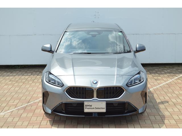 １シリーズ １２０　Ｍスポーツ　ハイラインパッケージ　正規認定中古車　走行距離４８２０ｋｍ　デモカー　ハーマンカードン　アダプティブＭサスペンション　アダプティブＬＥＤライト　空気圧センサー　プライバシーガラス　電動シート　シートヒーター　ヘッドアップＤ（10枚目）