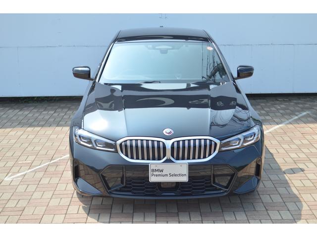 ３シリーズ ３１８ｉ　Ｍスポーツ　正規認定中古車　バックカメラ　カーブドディスプレイナビ　カープレイ　シートヒーター　ヘッドアップディスプレイ　電動シート　電動トランク　ＬＣＩ　ハーフレザー　Ｂｌｕｅｔｏｏｔｈ　ＥＴＣ２．０　ＡＣＣ（9枚目）