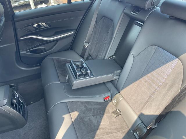 ３シリーズ ３１８ｉ　Ｍスポーツ　正規認定中古車　バックカメラ　カーブドディスプレイナビ　カープレイ　シートヒーター　ヘッドアップディスプレイ　電動シート　電動トランク　ＬＣＩ　ハーフレザー　Ｂｌｕｅｔｏｏｔｈ　ＥＴＣ２．０　ＡＣＣ（32枚目）