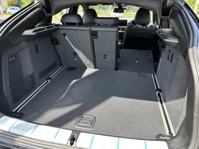 Ｘ４ ｘＤｒｉｖｅ　２０ｄ　Ｍスポーツ　認定中古車　レンタ　サンルーフ　２０インチ　ホイールＨ　純正ナビ　ＴＶ　黒革　全周囲カメラ　ＡＣＣ　ヘッドアップＤ　アンビエントライト　ワイヤレス充電器　電動Ｒゲート　Ｐアシスト　ＬＥＤヘッドライト（39枚目）