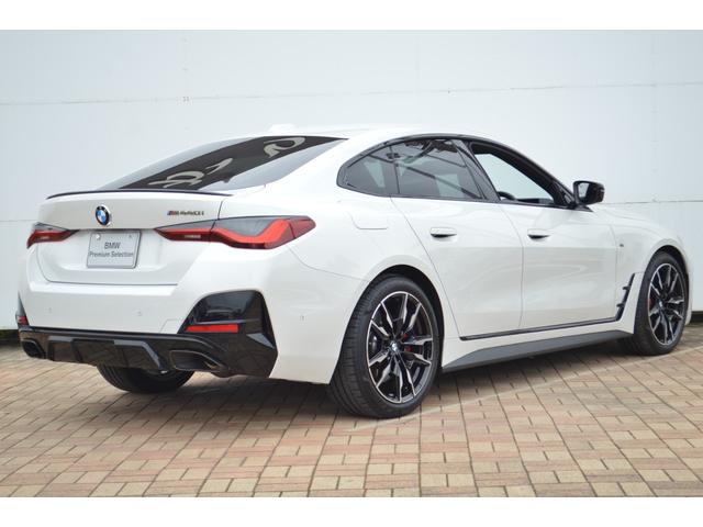 ４シリーズ Ｍ４４０ｉ　ｘＤｒｉｖｅグランクーペ　リミテッド　正規認定中古車　１オナ　走行距離約５７００キロ　Ｍスポシート　純正ナビ　全周囲カメラ　ＡＣＣ　ヘッドアップディスプレイ　アンビエントライト　シートヒーター　障害物センサー　ハンズオフ　Ｐアシストプラス（5枚目）