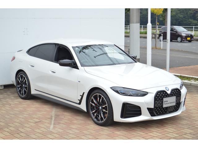 ４シリーズ Ｍ４４０ｉ　ｘＤｒｉｖｅグランクーペ　リミテッド　正規認定中古車　１オナ　走行距離約５７００キロ　Ｍスポシート　純正ナビ　全周囲カメラ　ＡＣＣ　ヘッドアップディスプレイ　アンビエントライト　シートヒーター　障害物センサー　ハンズオフ　Ｐアシストプラス（9枚目）