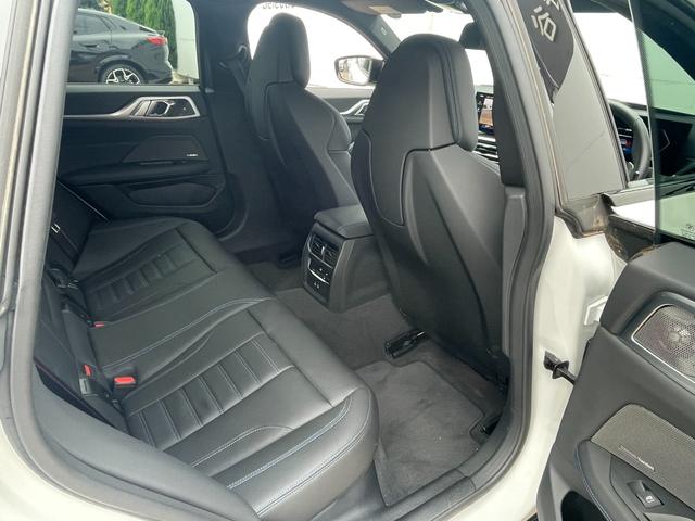 ４シリーズ Ｍ４４０ｉ　ｘＤｒｉｖｅグランクーペ　リミテッド　正規認定中古車　１オナ　走行距離約５７００キロ　Ｍスポシート　純正ナビ　全周囲カメラ　ＡＣＣ　ヘッドアップディスプレイ　アンビエントライト　シートヒーター　障害物センサー　ハンズオフ　Ｐアシストプラス（31枚目）