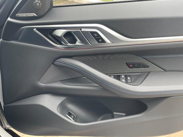 ４シリーズ Ｍ４４０ｉ　ｘＤｒｉｖｅグランクーペ　リミテッド　正規認定中古車　１オナ　走行距離約５７００キロ　Ｍスポシート　純正ナビ　全周囲カメラ　ＡＣＣ　ヘッドアップディスプレイ　アンビエントライト　シートヒーター　障害物センサー　ハンズオフ　Ｐアシストプラス（62枚目）