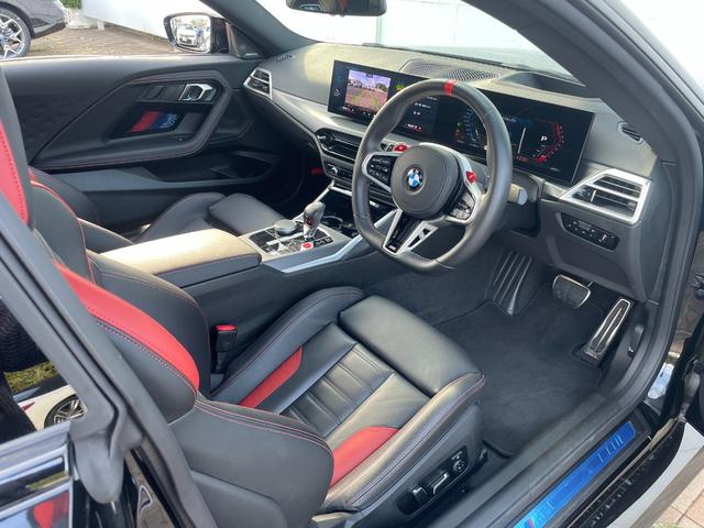 ＢＭＷ・ＭＩＮＩ純正のイノベクションコーティングとガラス系素材でのコーティング「ガラスコーティング」の選べる２種類のコーティングをお選び下さい！今なら特別価格でご案内いたします。