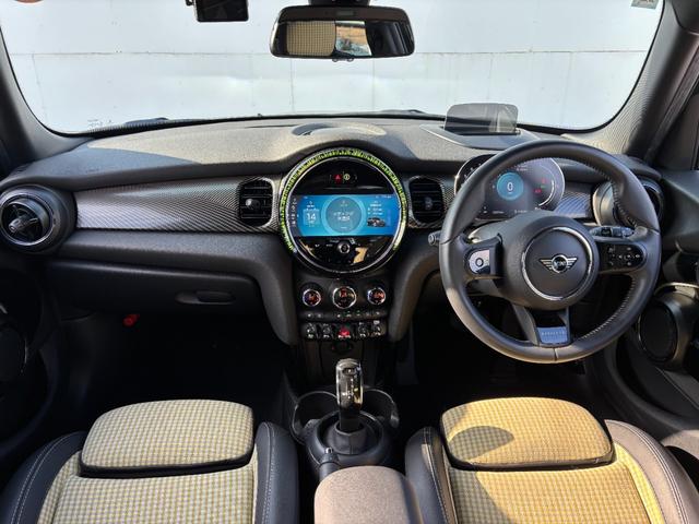 ≪ＭＩＮＩ　ＮＥＸＴ２年保証≫の保証は　ご購入後、２年間走行距離無制限保証！万一、修理が必要な場合は無料で対応！全国のＭＩＮＩディーラーにて対応可能ですので遠方の方も安心！（消耗品、後付け品除く）。