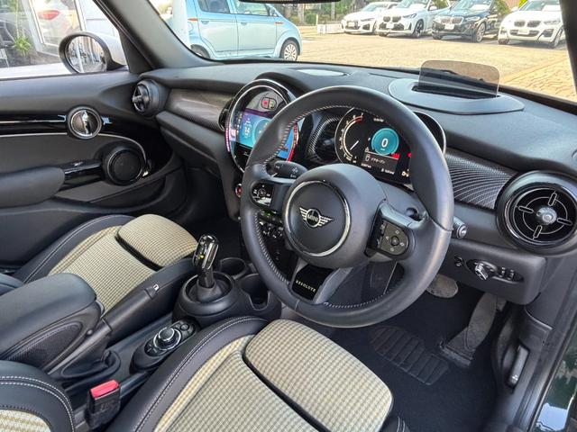 全国のＭＩＮＩディーラーにて修理対応可能ですので遠方の方も安心！（消耗品、後付け品除く）。