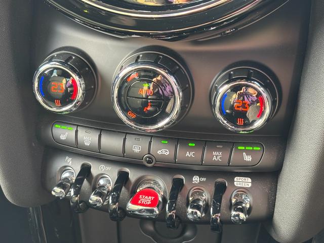 さらに、全国の正規ディーラーにて、対応可能な認定中古車保証付となります。アフターメンテナンスもお近くの正規ディーラーにて可能となりますので、ご安心してお選びいただけます。