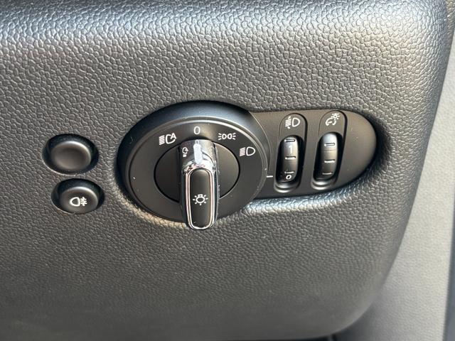 お車の詳細につきましては、弊社営業スタッフまでお気軽にご連絡下さい。全国のお客様からのお問合せをお待ち致しております。　Ｉｂａｒａｋｉ　ＢＭＷ　ＢＰＳ守谷店：００６６−９７０４−１０６３まで★